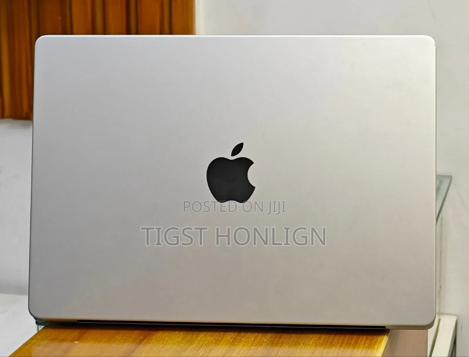 New Laptop Apple MacBook 32GB Apple M1 Pro SSD 1T