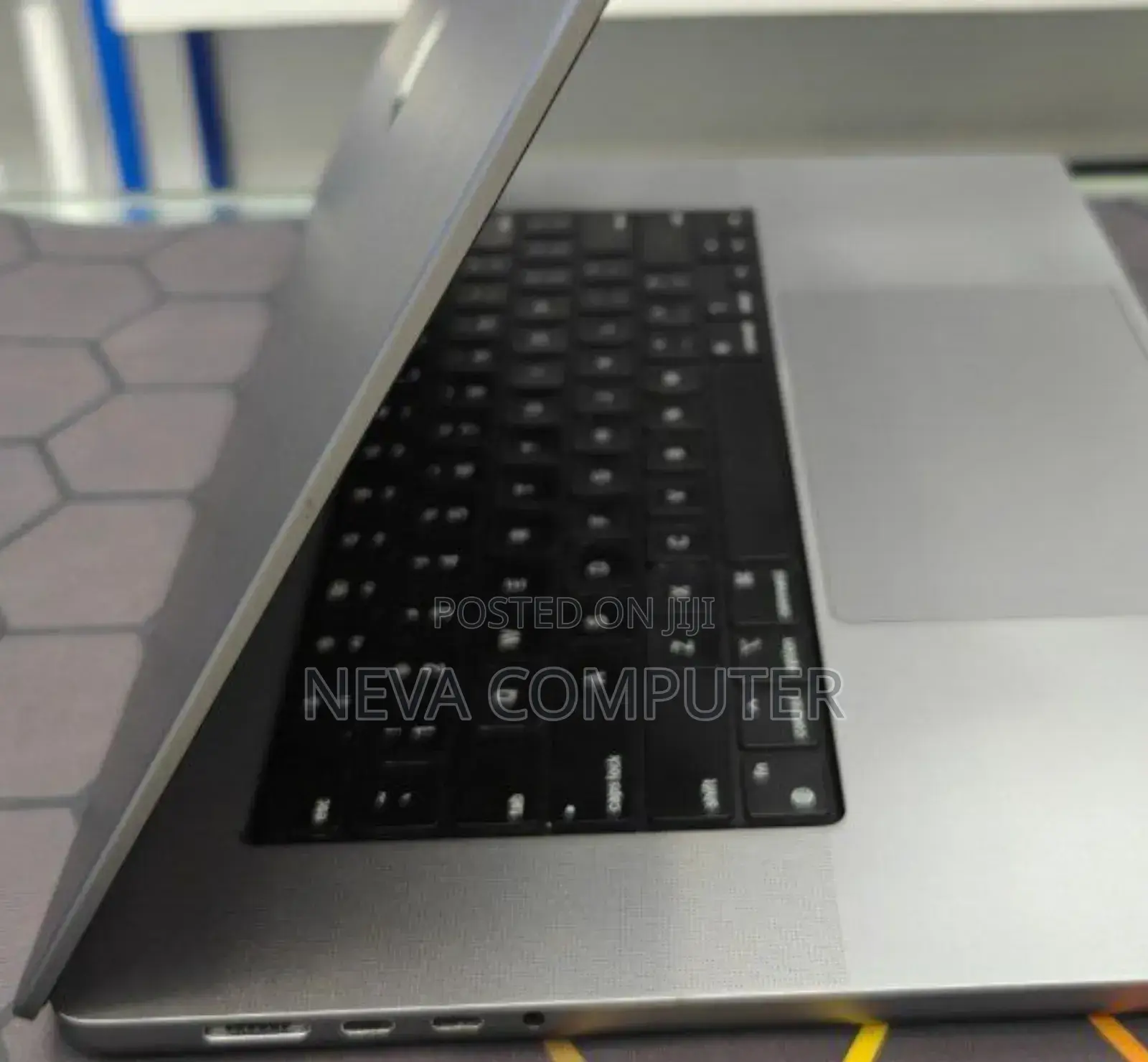 New Laptop Apple MacBook Pro 2019 64GB Apple M1 SSD 1T