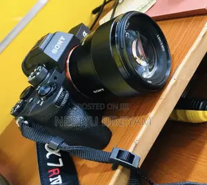 Sony Alpha 7r Iv With Gmaster 85mm Lens 1.8f