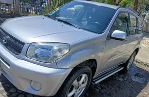 Photo - Toyota RAV4 2.0 2005 Silver