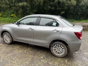 Suzuki Dzire 2022 Silver