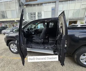 Toyota Hilux 2019 Black