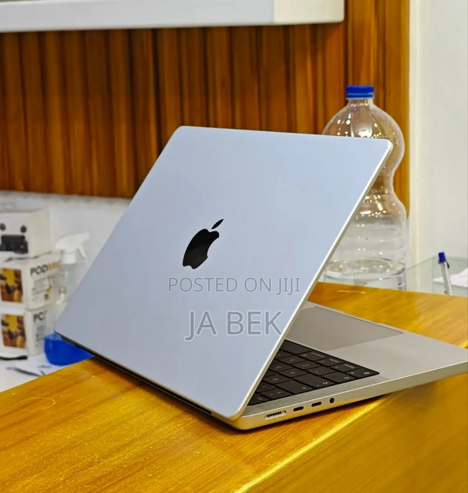 New Laptop Apple MacBook Pro M1 32GB Apple M1 Pro SSD 512GB