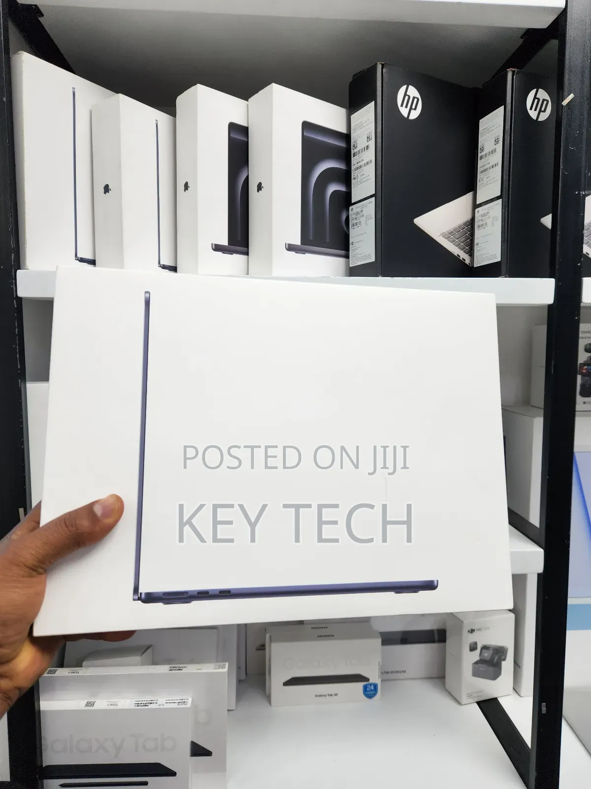 New Laptop Apple MacBook Air 2025 M4 13-Inch 16GB Apple M4 SSD 512GB