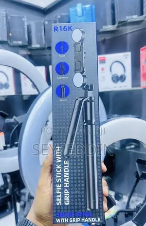 Photo - Selfie Stick With Grip Handle R16k