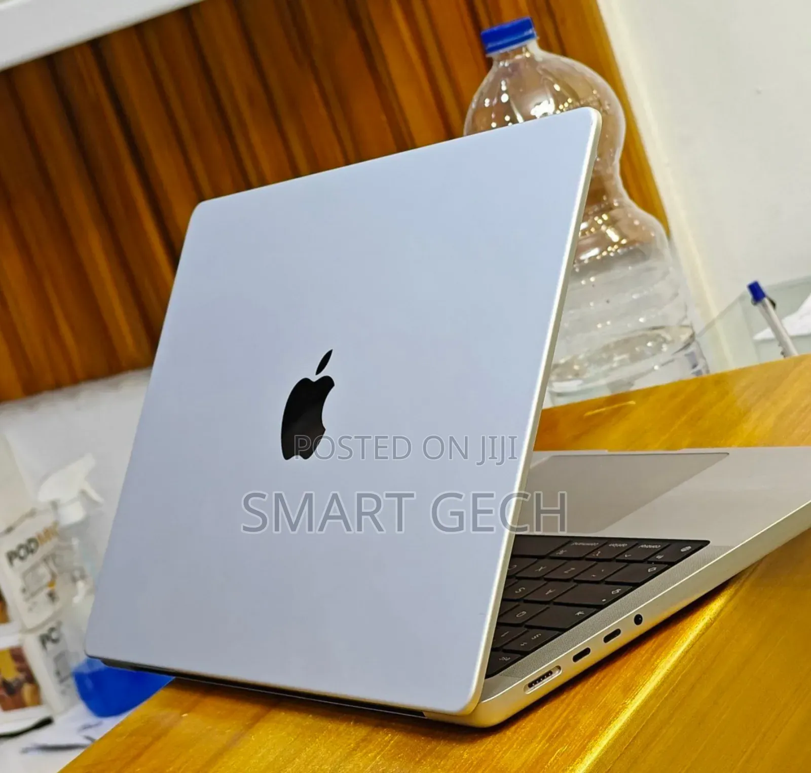 New Laptop Apple MacBook Pro M1 32GB Apple M1 Pro SSD 1T