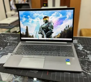 New Laptop HP ZBook Firefly G8 32GB Intel Core I7 SSD 512GB