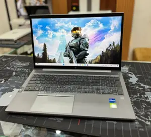 New Laptop HP ZBook Firefly G8 32GB Intel Core I7 SSD 512GB