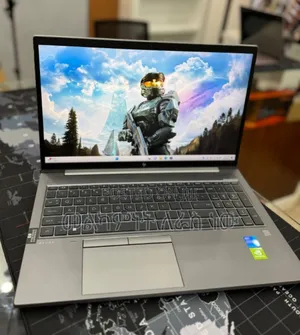 New Laptop HP ZBook Firefly G8 32GB Intel Core I7 SSD 512GB