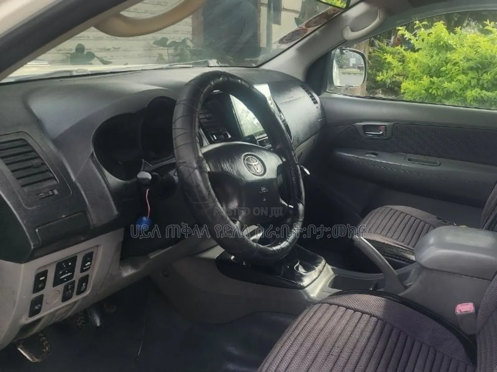 Toyota Hilux 2010 White