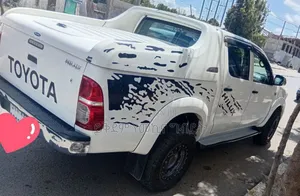 Toyota Hilux 2013 White