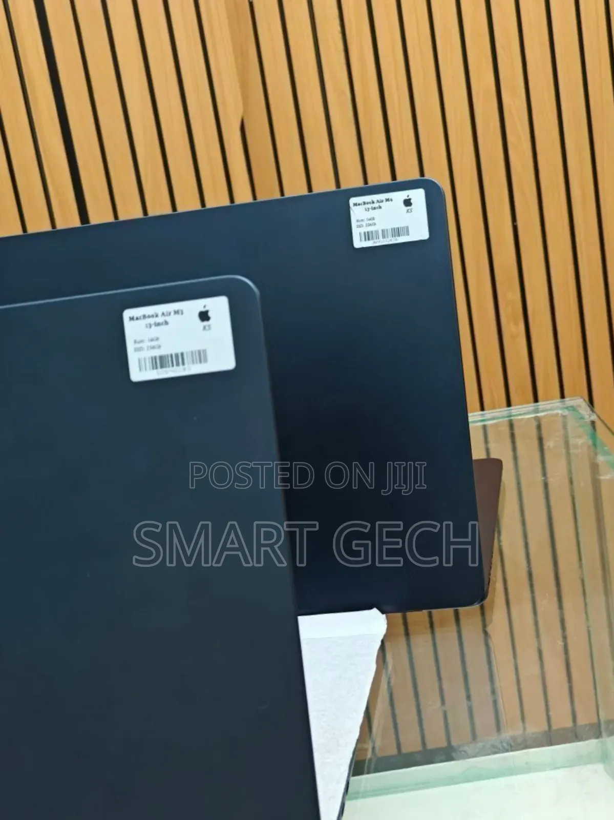 New Apple MacBook Air 2025 M4 13-Inch 16GB Apple M4 Pro SSD 256GB