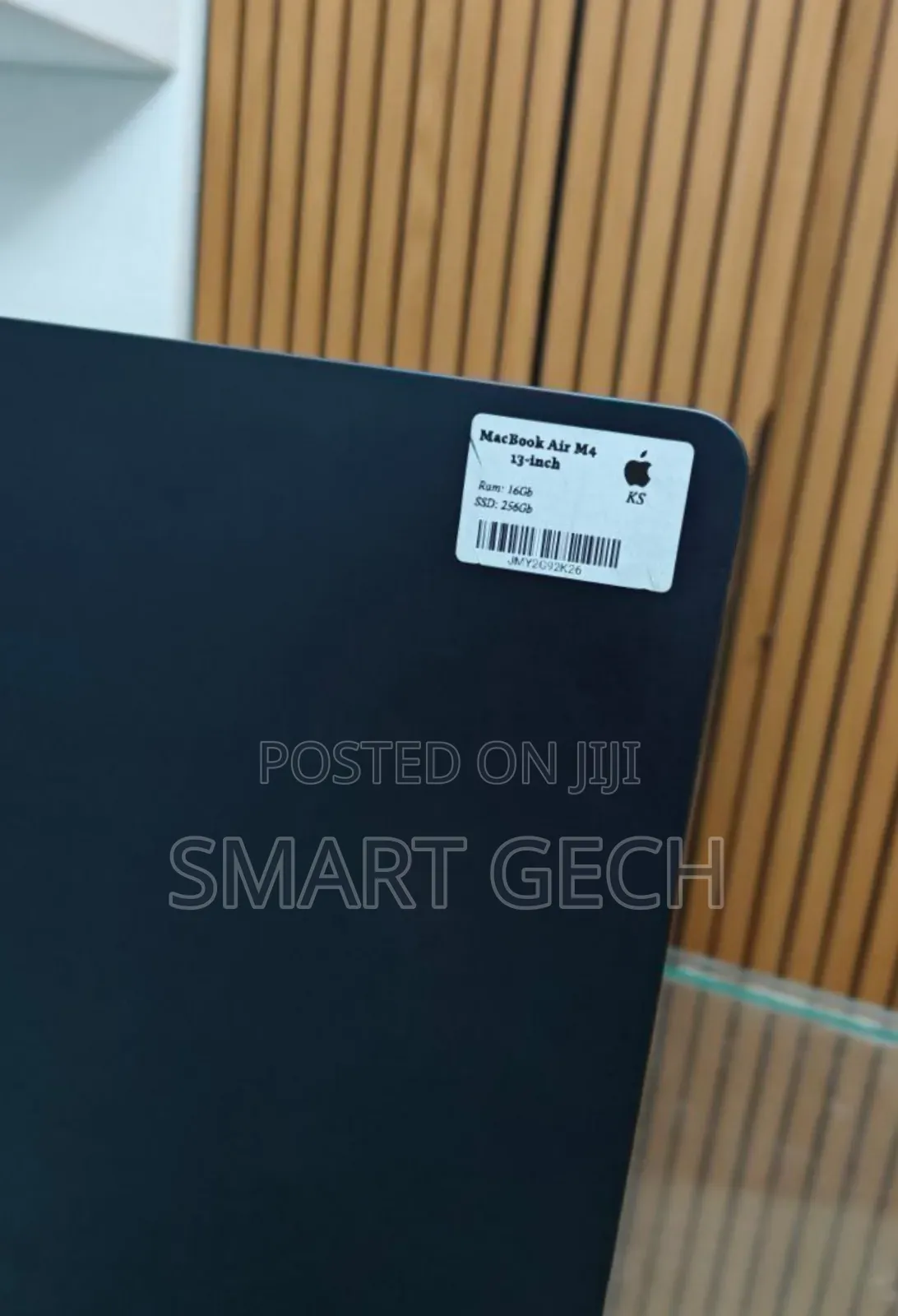 New Apple MacBook Air 2025 M4 13-Inch 16GB Apple M4 Pro SSD 256GB