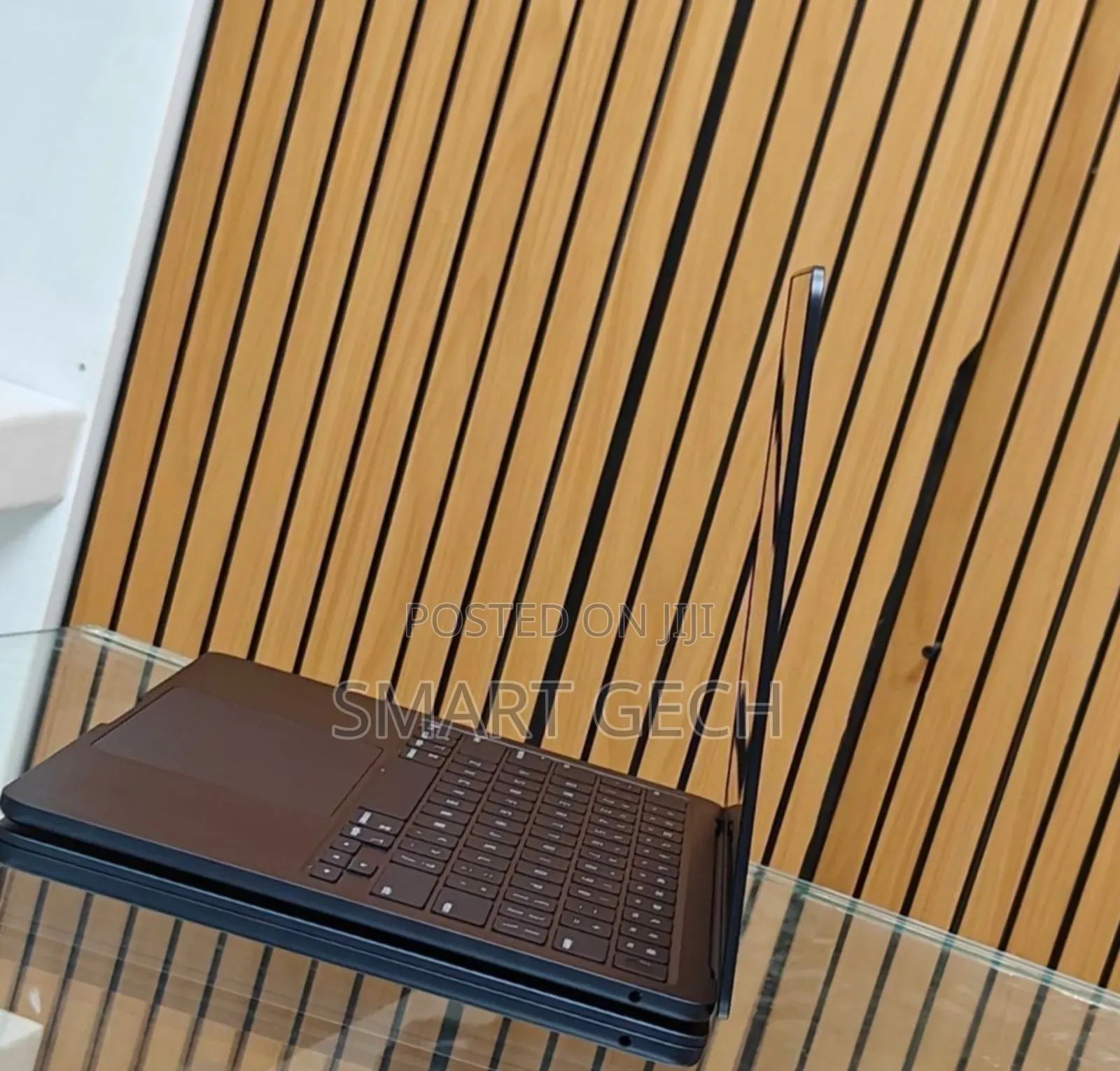 New Apple MacBook Air 2025 M4 13-Inch 16GB Apple M4 Pro SSD 256GB