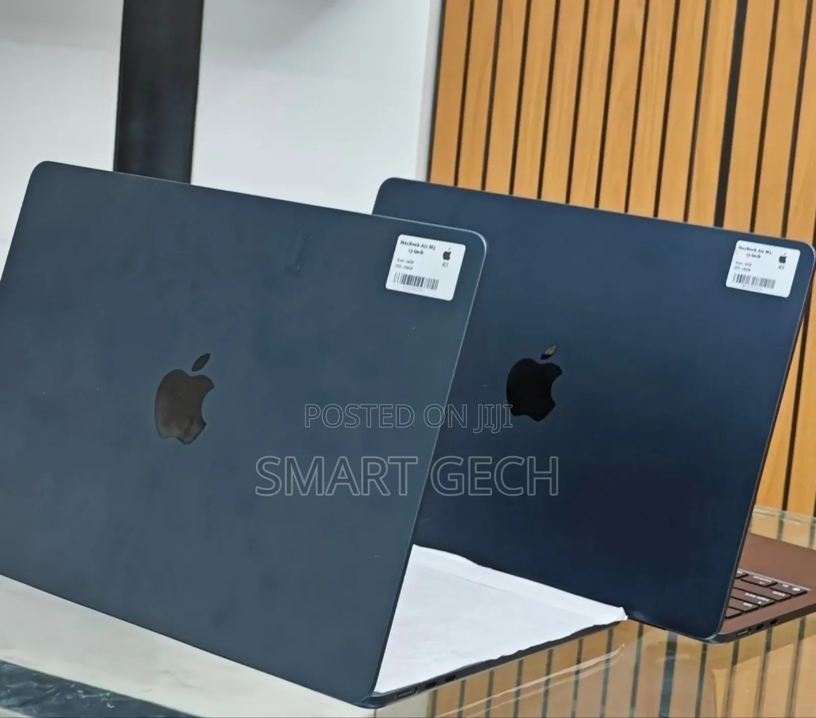 New Apple MacBook Air 2025 M4 13-Inch 16GB Apple M4 Pro SSD 256GB