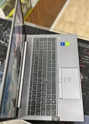 Photo - New Laptop HP ZBook Firefly G8 16GB Intel Core I7 SSD 512GB