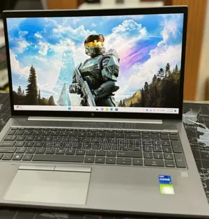 New Laptop HP ZBook Firefly G8 16GB Intel Core I7 SSD 512GB