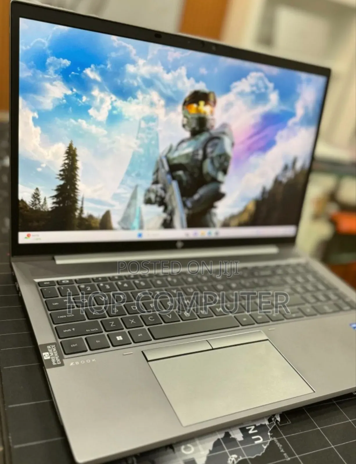 New Laptop HP ZBook Firefly G8 16GB Intel Core I7 SSD 512GB