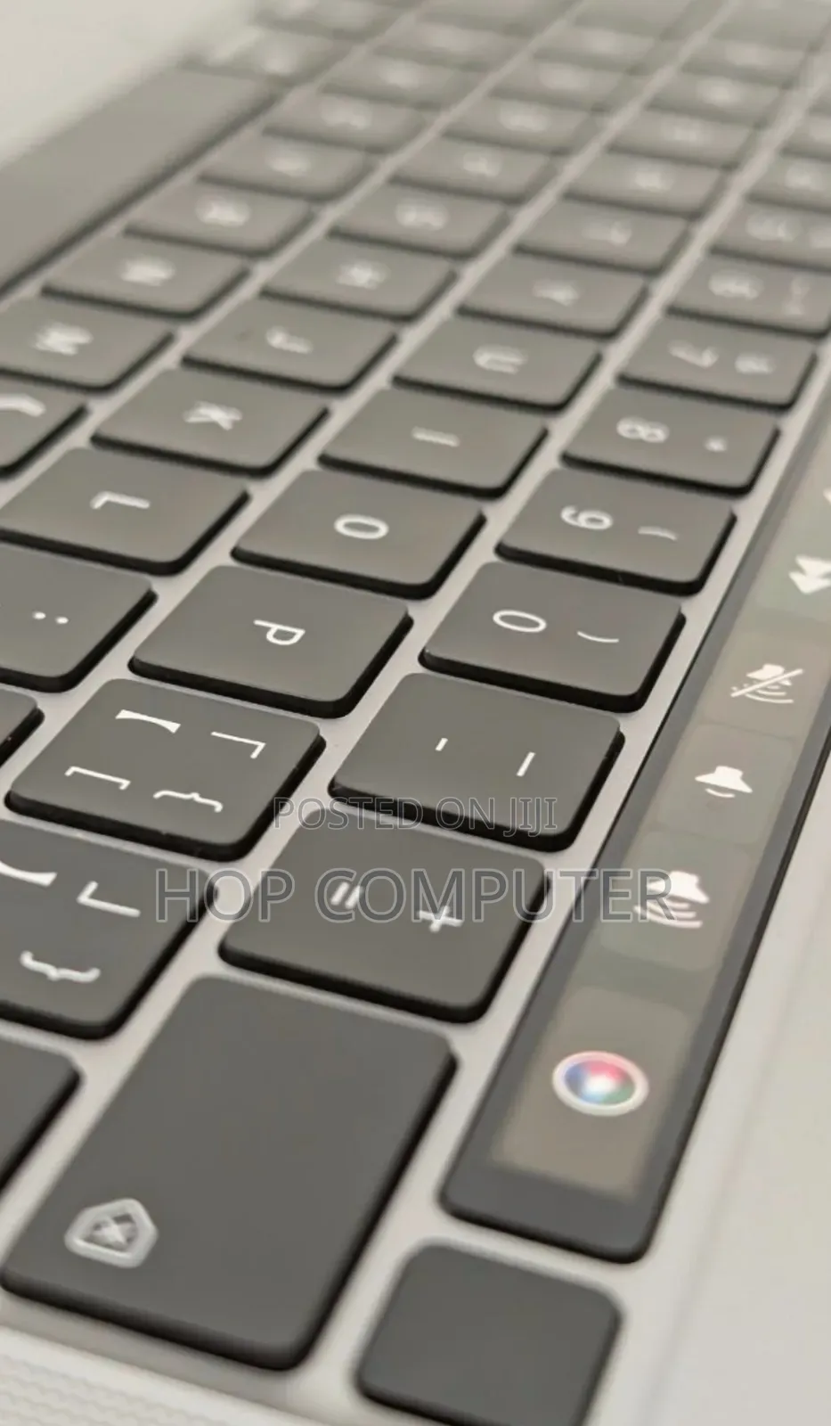 New Laptop Apple MacBook Pro 2022 M2 8GB Apple M2 SSD 256GB