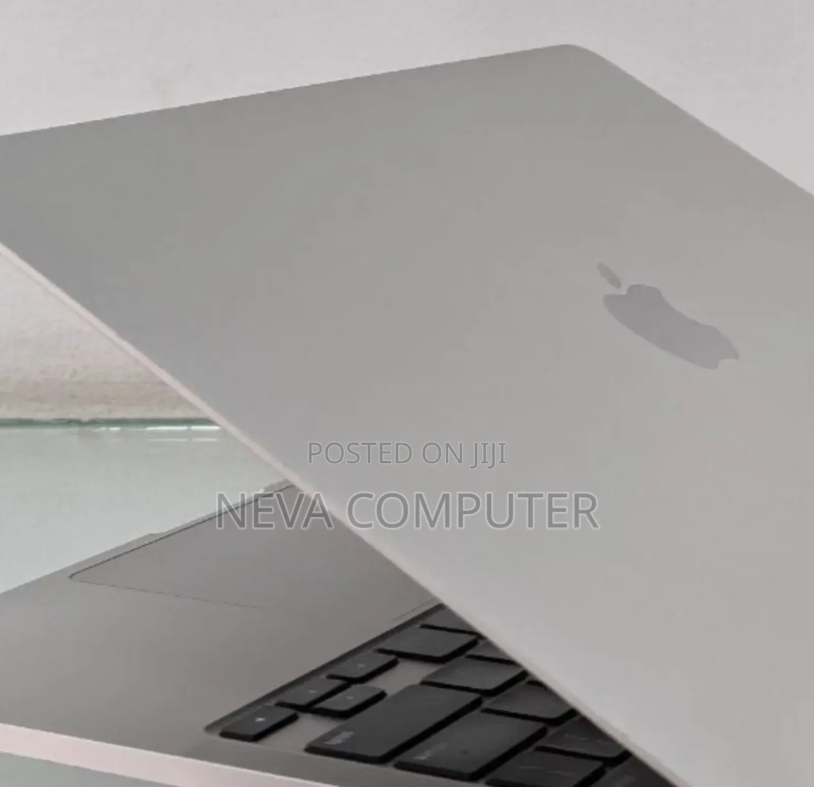 New Laptop Apple MacBook Pro M1 8GB Apple M2 SSD 256GB