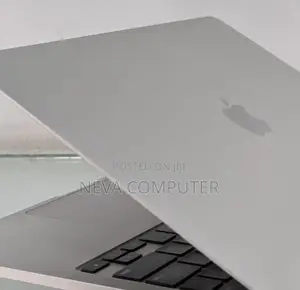 New Laptop Apple MacBook Pro M1 8GB Apple M2 SSD 256GB