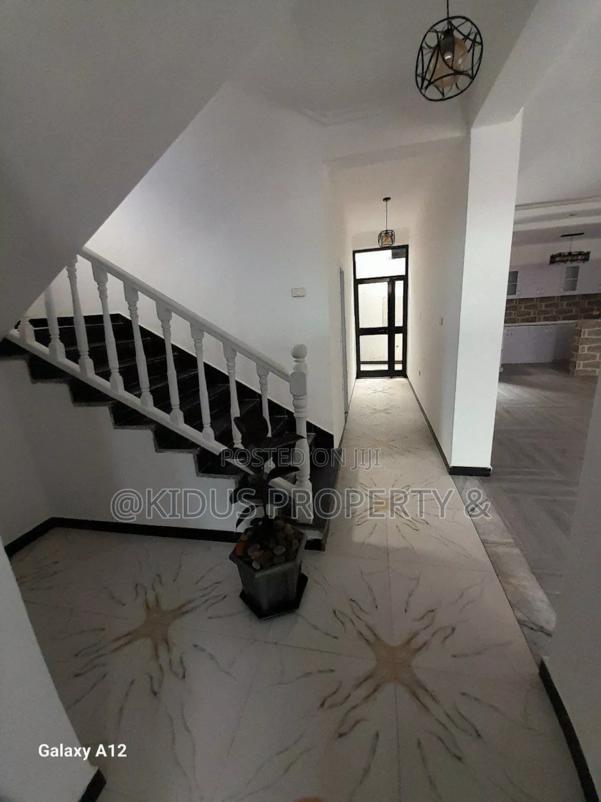 8bdrm Townhouse/Terrace in Lafto for sale