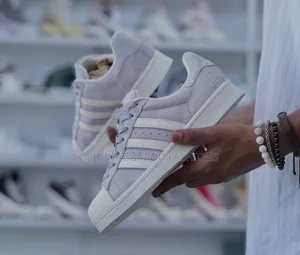 Photo - Adidas Old School