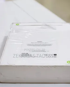 Photo - New Apple iPad Pro (2022) 64 GB Silver