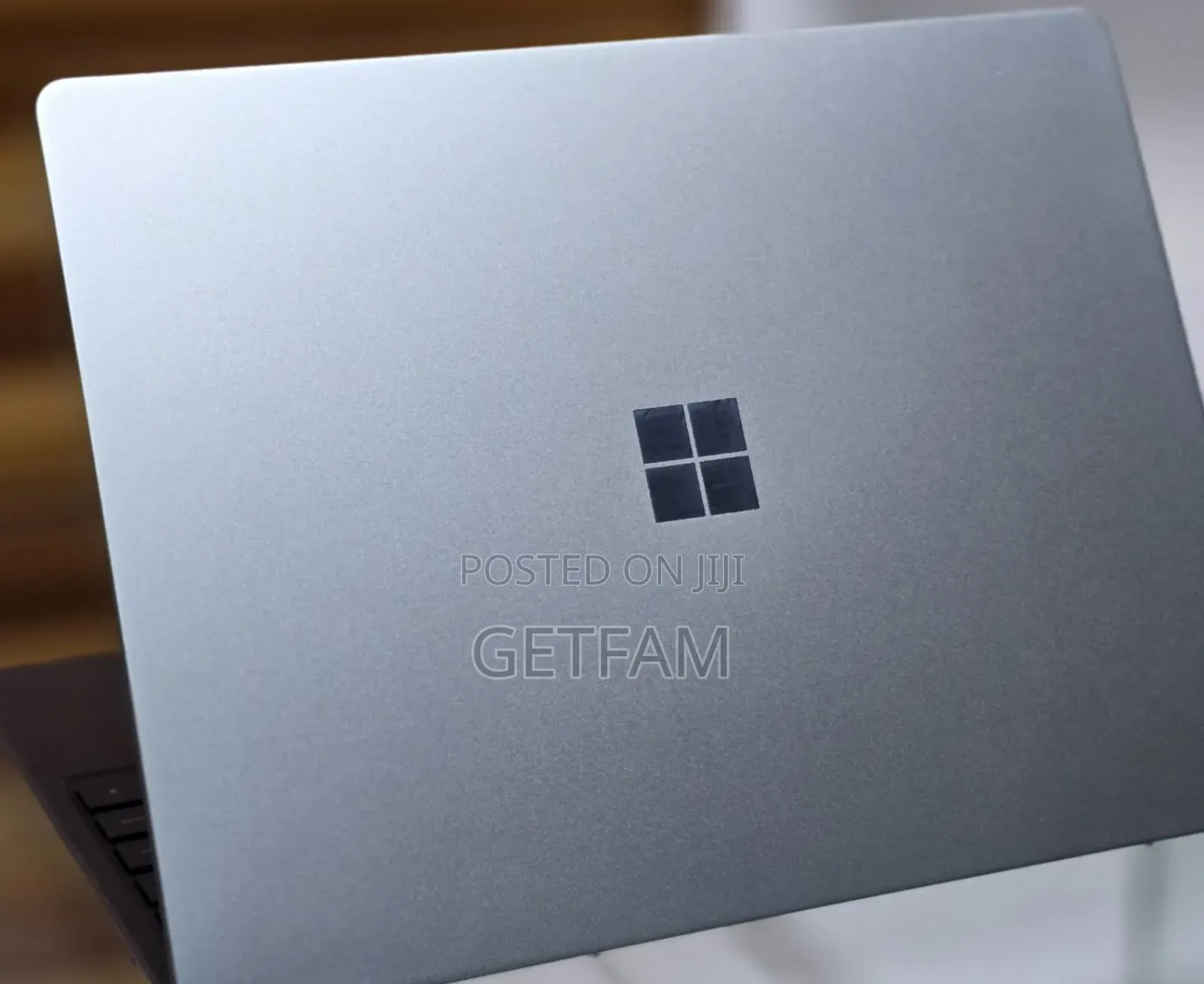 New Laptop Microsoft Surface 8GB Intel Core I5 SSD 256GB