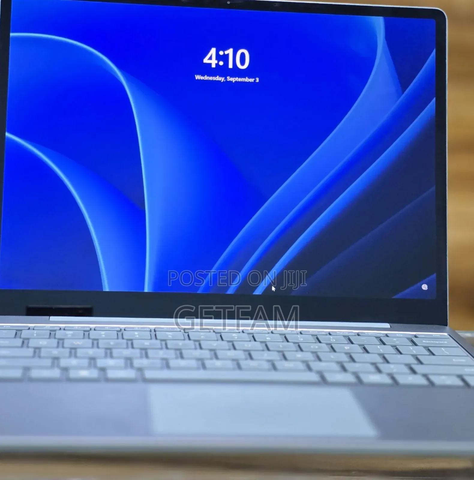 New Laptop Microsoft Surface 8GB Intel Core I5 SSD 256GB