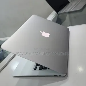 Photo - New Laptop Apple MacBook 2015 8GB Intel Core I5 SSD 128GB