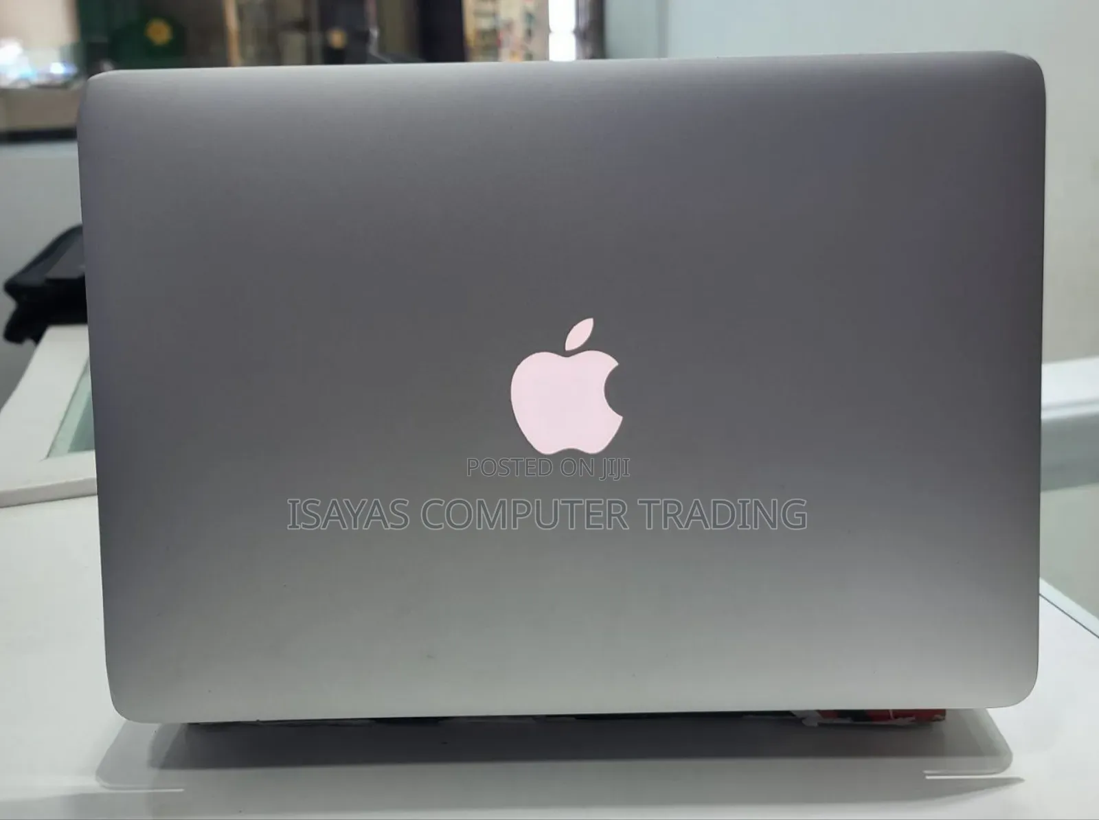 New Laptop Apple MacBook 2015 8GB Intel Core I5 SSD 128GB