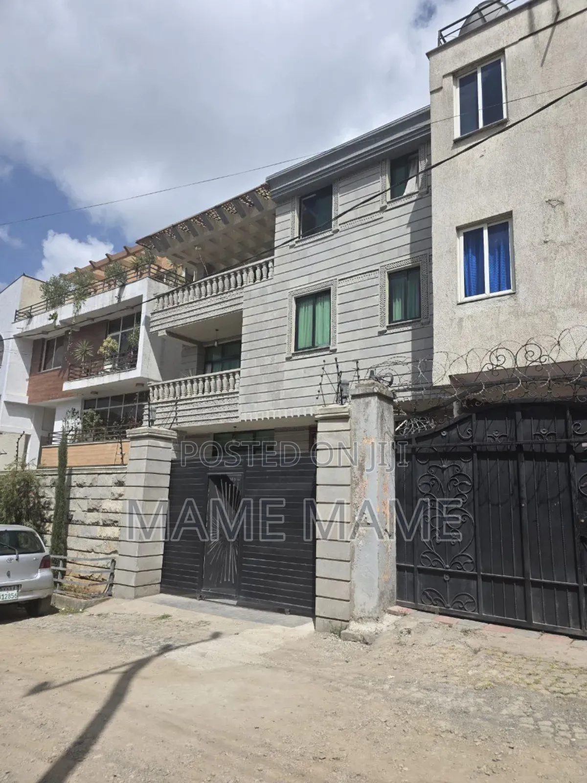 6bdrm House in Addis Abeba, Bole for sale
