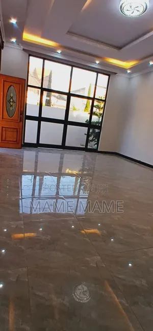 9bdrm House in አ/አ, Bole for sale