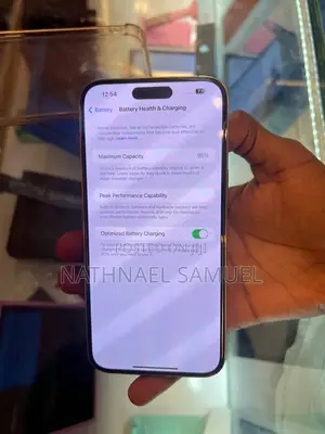 Photo - Apple iPhone 14 Pro Max 256 GB Gold