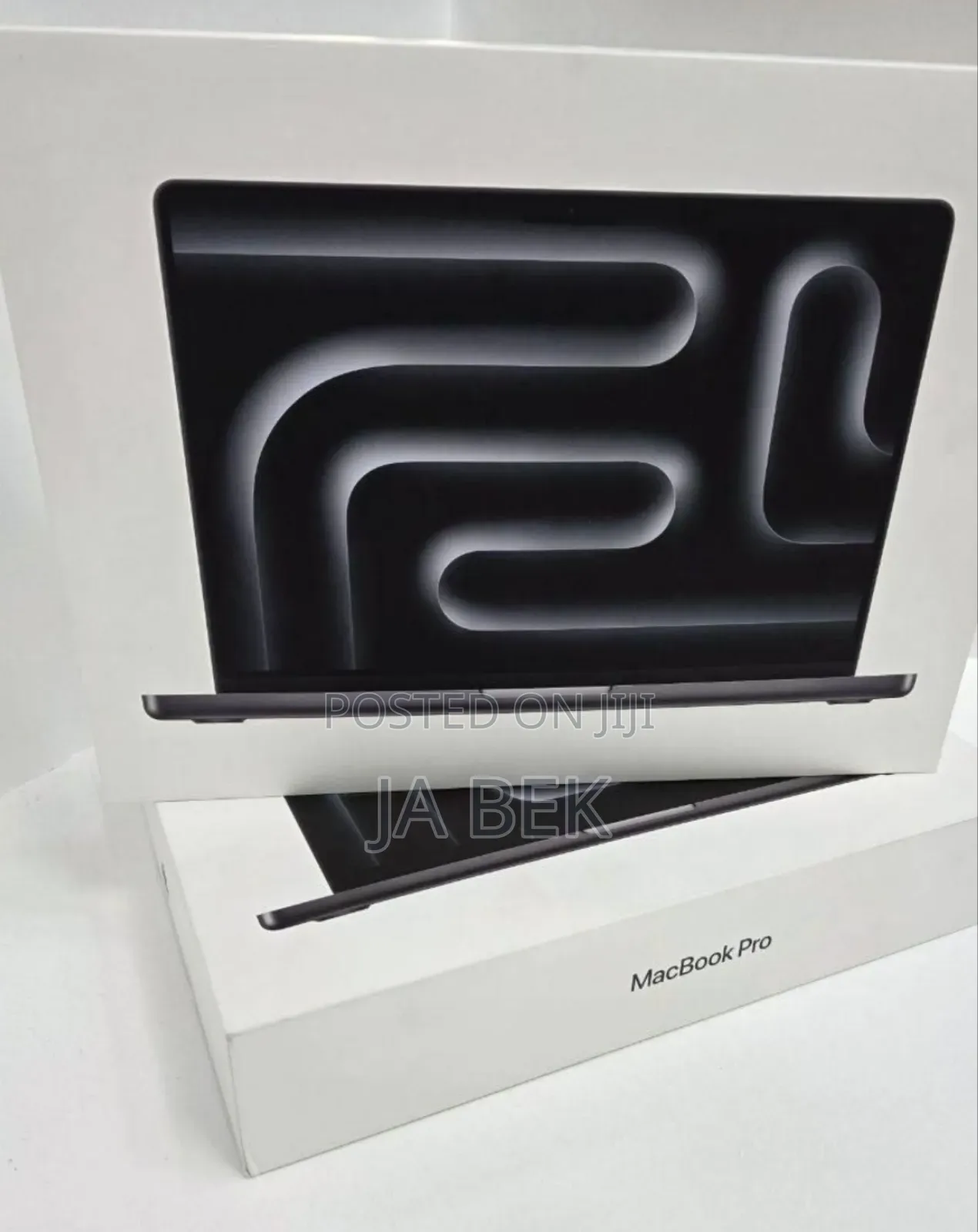 New Apple Macbook Pro 2025 M5 14-Inch 16GB Apple M4 Pro SSD 512GB