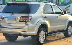 Toyota Fortuner 2013