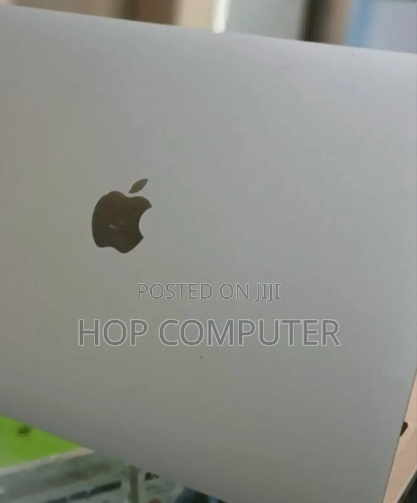 New Laptop Apple MacBook Pro 2022 M2 8GB Apple M2 SSD 256GB