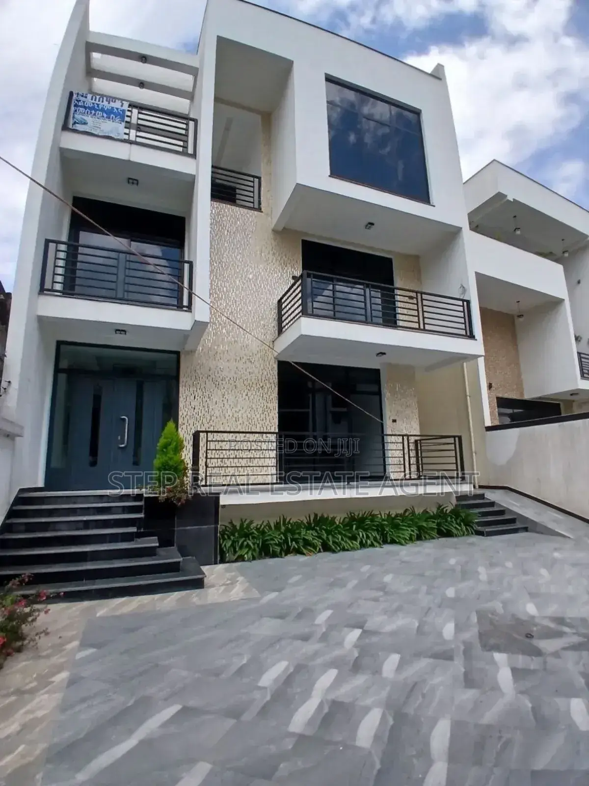 8bdrm House in Bole for sale