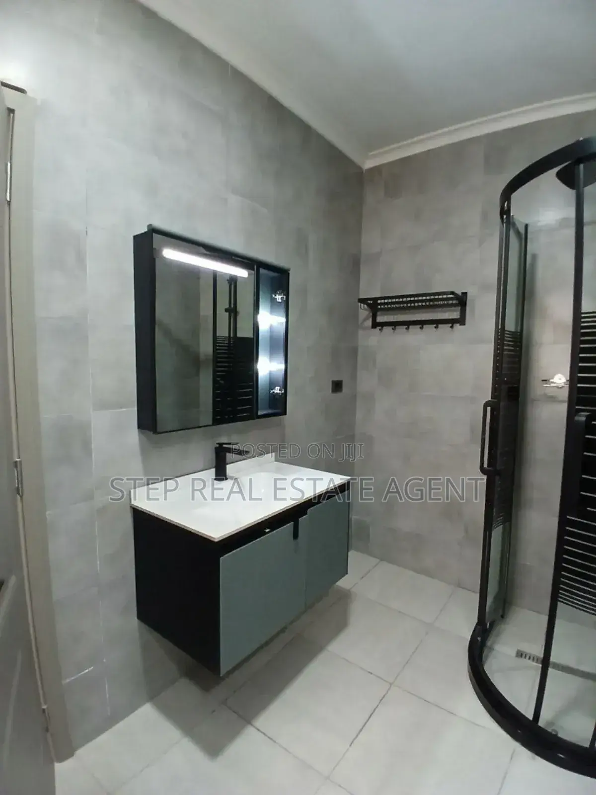 8bdrm House in Bole for sale