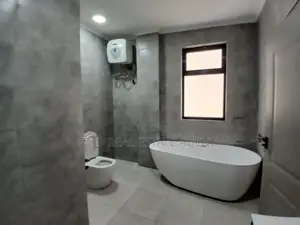 8bdrm House in Bole for sale