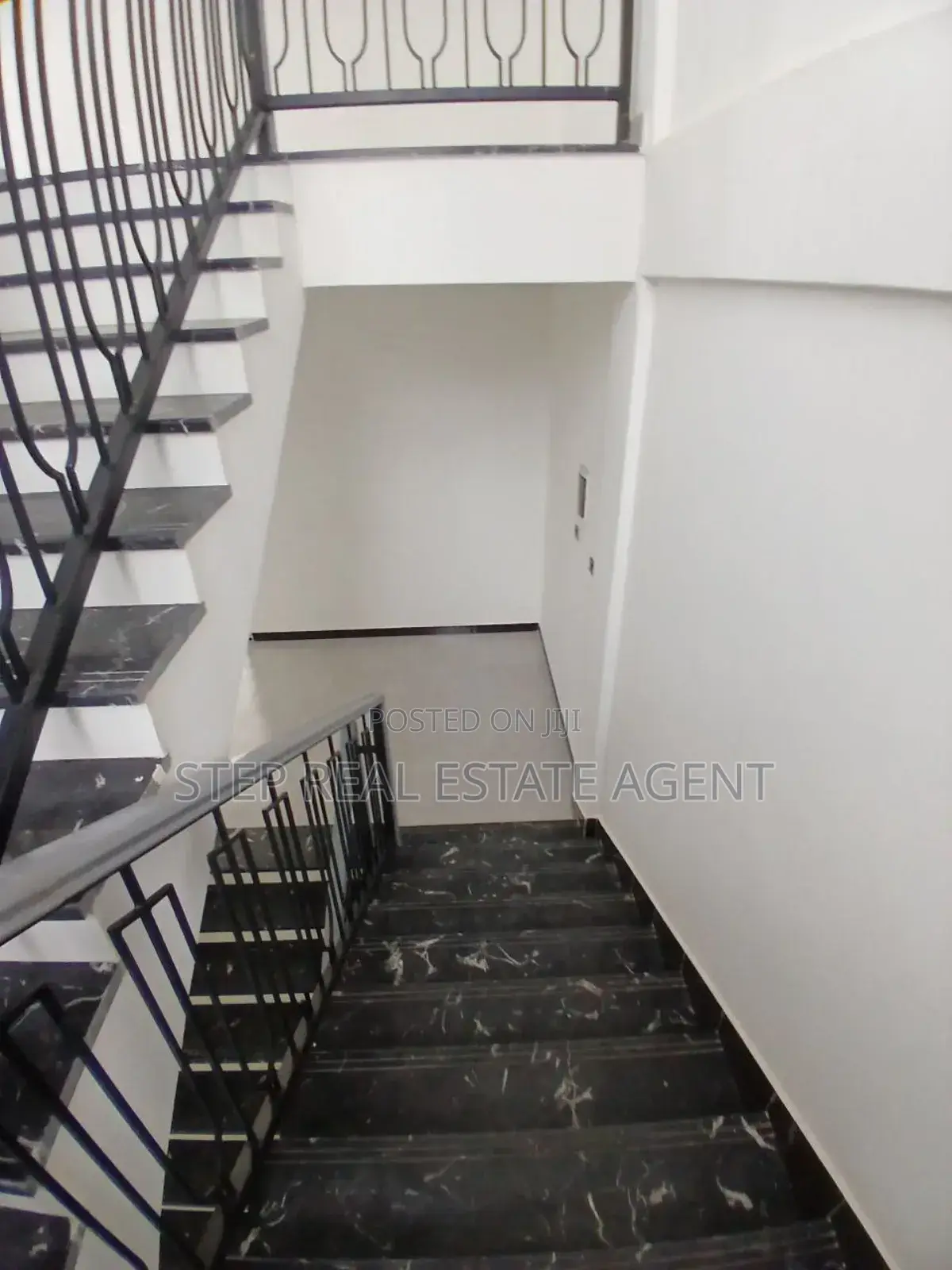 8bdrm House in Bole for sale