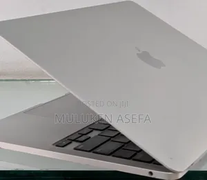 New Laptop Apple MacBook Pro 2022 M2 8GB Intel Core M2 SSD 256GB
