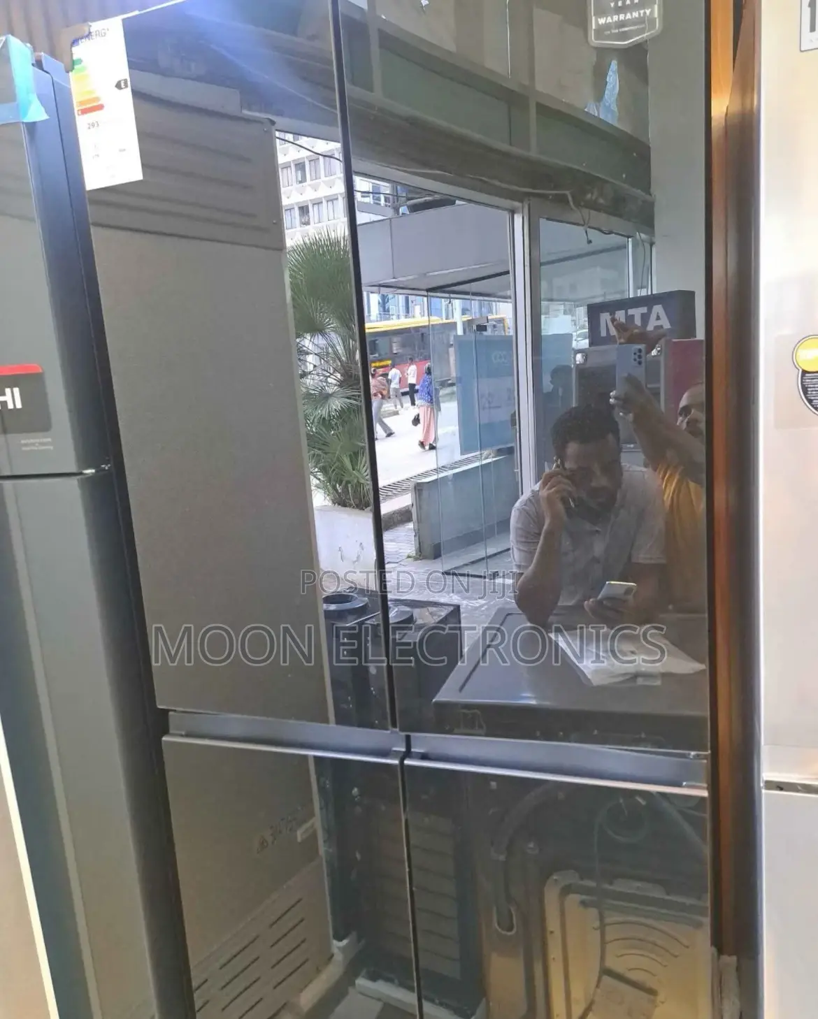 Lg 4-Door Side by Side Refrigerator – Spacious Modern!