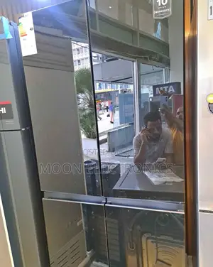Lg 4-Door Side by Side Refrigerator – Spacious Modern!