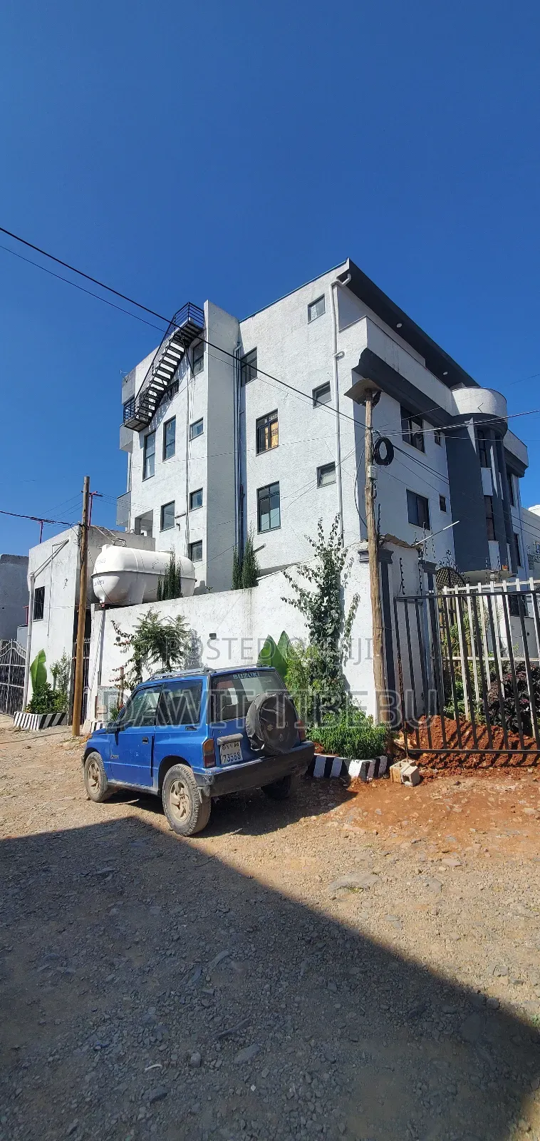 Furnished 20bdrm House in Bole for sale