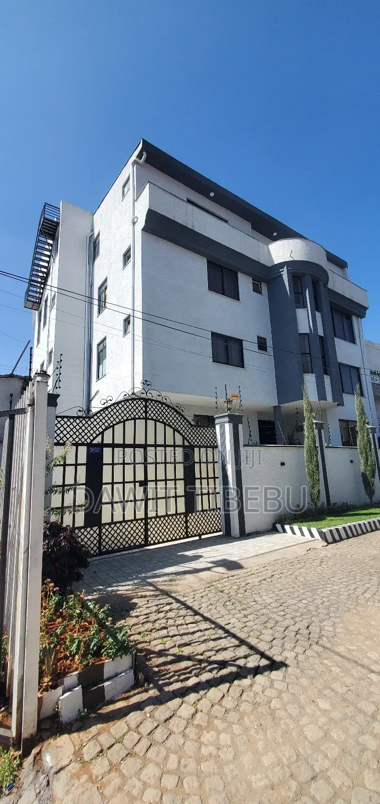 Furnished 20bdrm House in Bole for sale