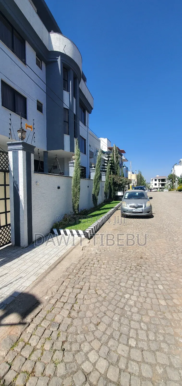 Furnished 20bdrm House in Bole for sale