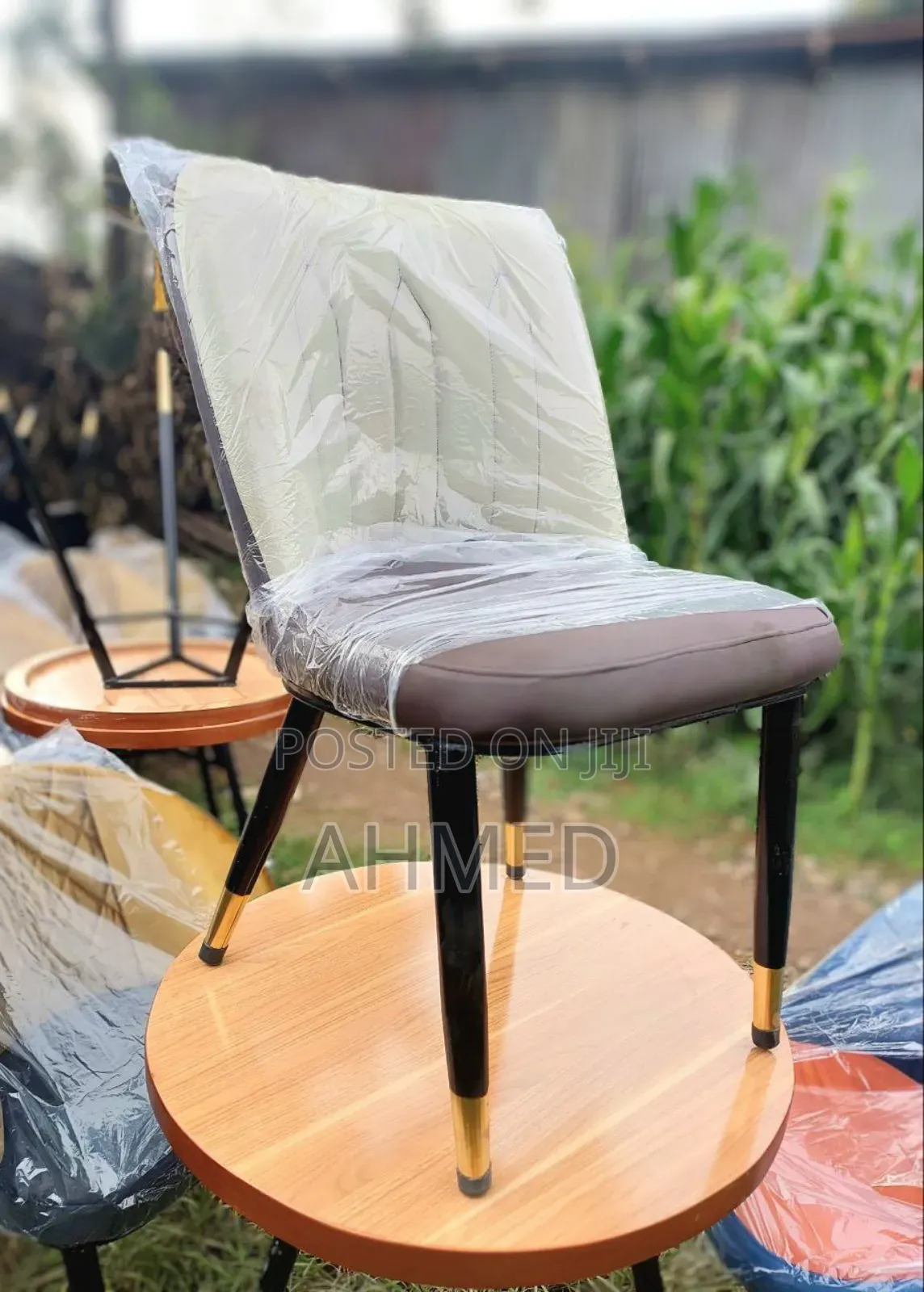 Cafe And Restaurant Chairs And Tables