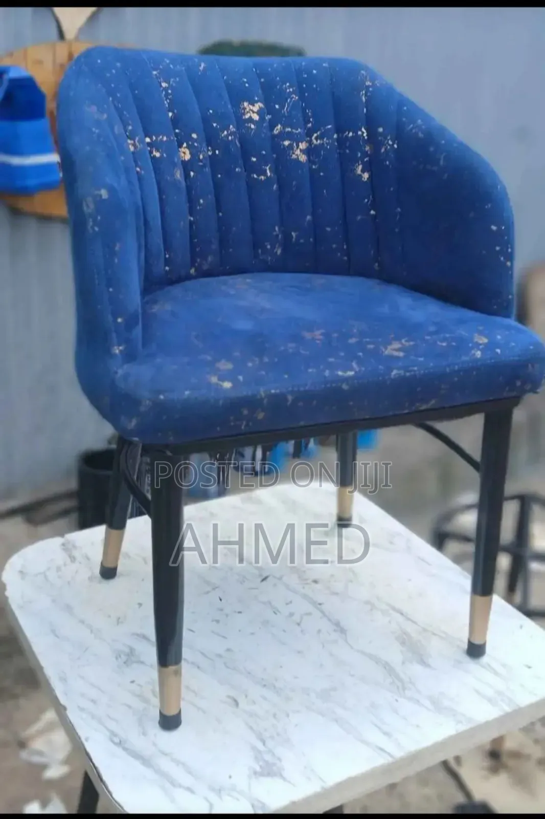 Cafe And Restaurant Chairs And Tables